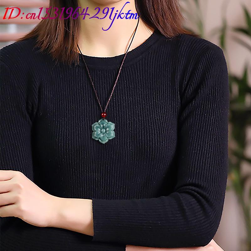 Colar com Pingente de Flor de  - Vintage Fashion Luxury avaliação e preço